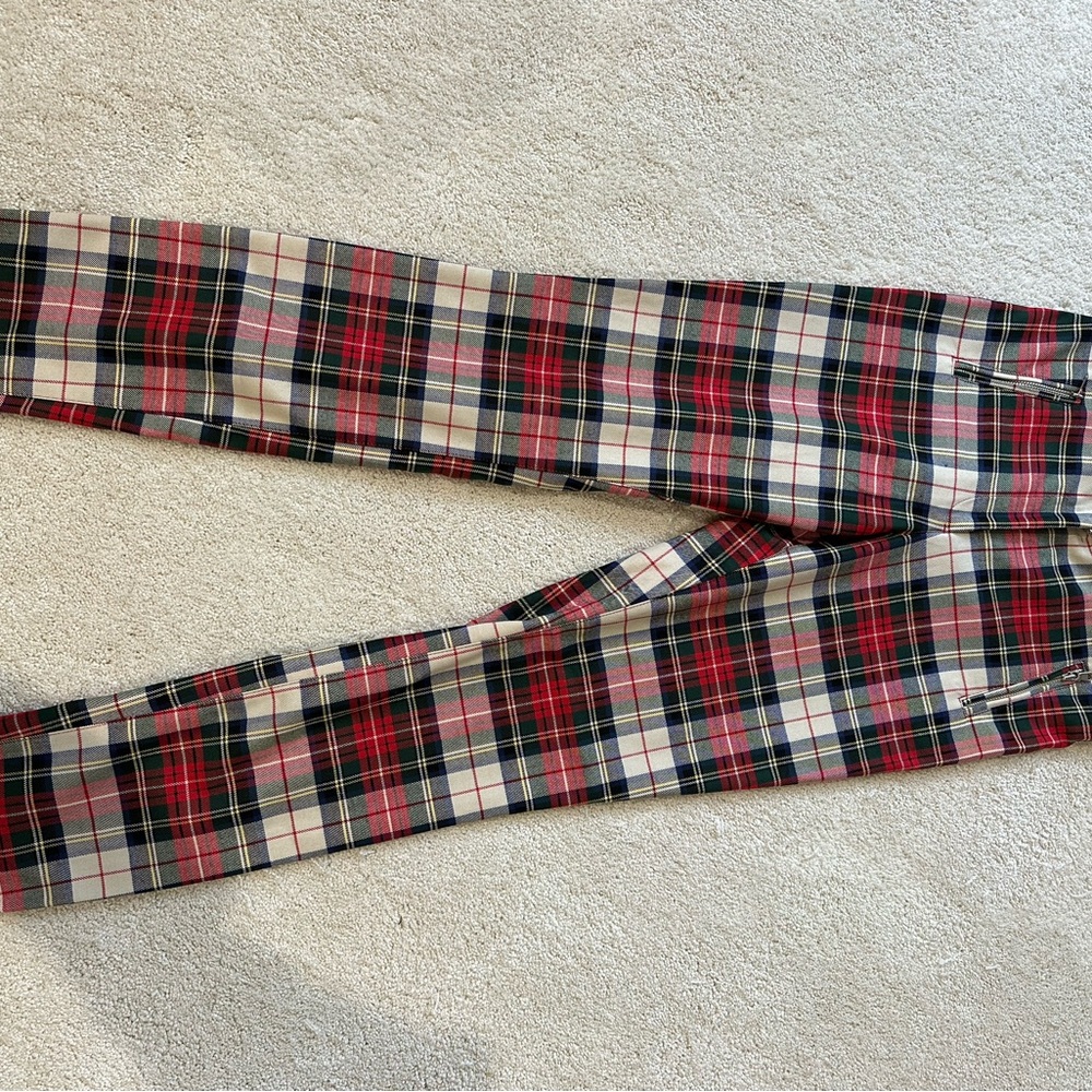 Woman’s H&M high rise holiday Christmas Plaid Trousers in Red and Black size 6